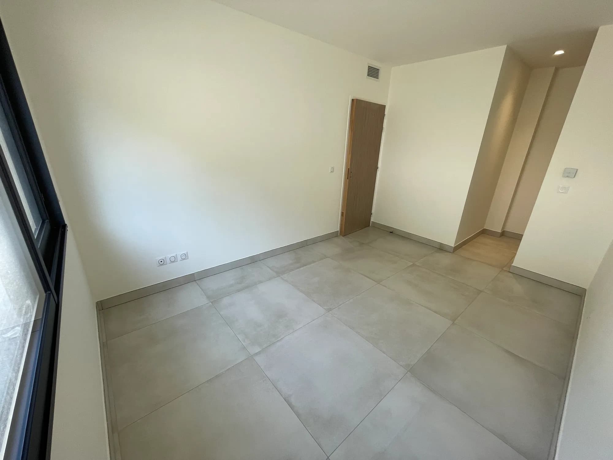Première chambre de l'appartement 101